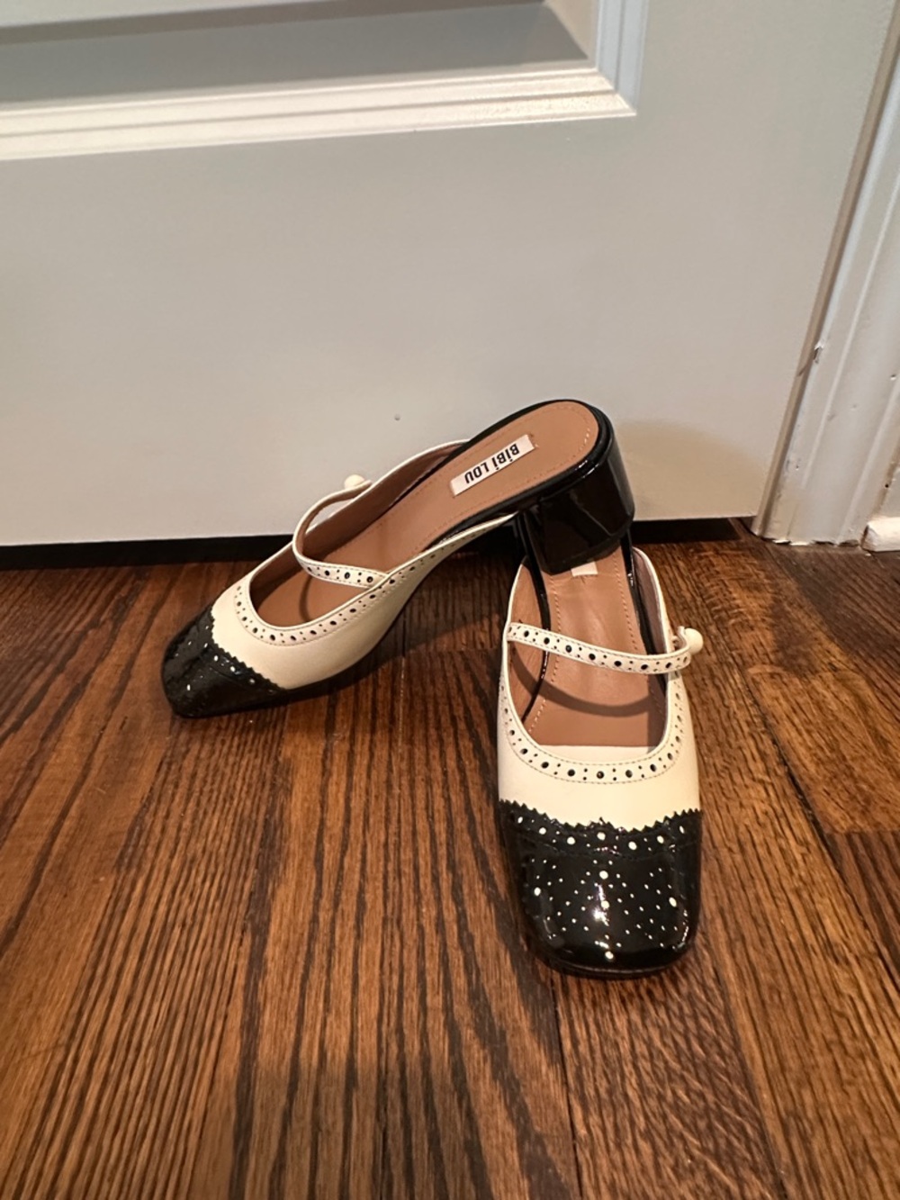BIBI LOU Black and Cream Mary Jane Block Heel Pumps Size 39 new